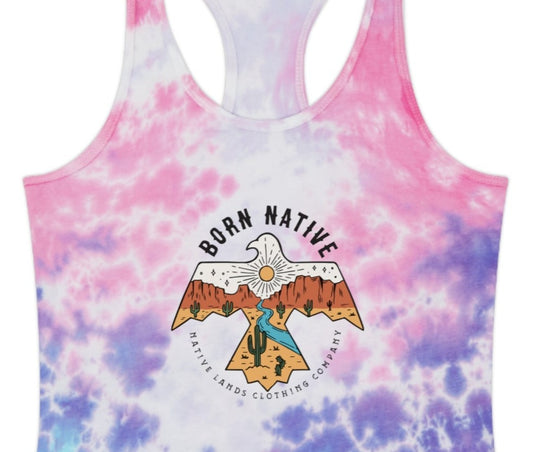 Damski tank top typu tie-dye Born Native — pierwsi narody, kanadyjscy aborygeni, rdzenni mieszkańcy, rdzenni Amerykanie