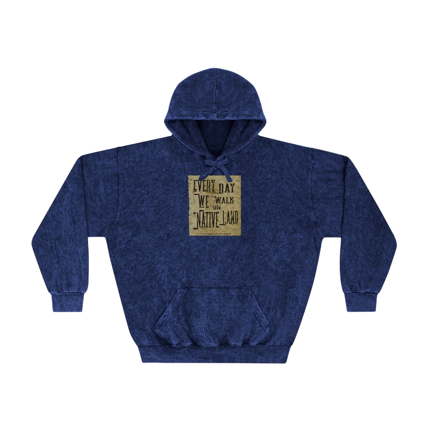 Sudadera con capucha Every Day We Walk Mineral Wash (delantero/trasero) Nativo americano